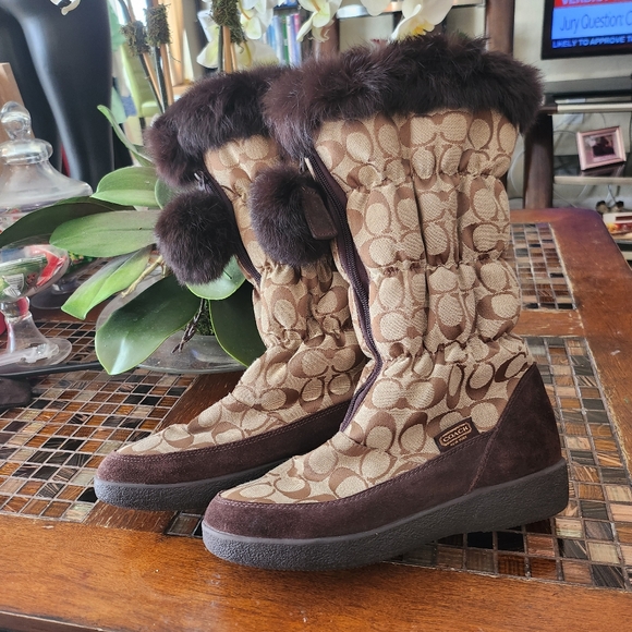 Coach Theona Signature Tall Shearling Boots size 9.5 - Picture 3 of 9